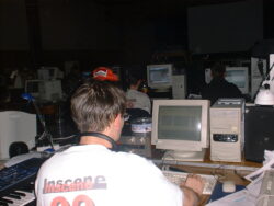 Composition en cours de HTML Quest durant la Inscene 2K
